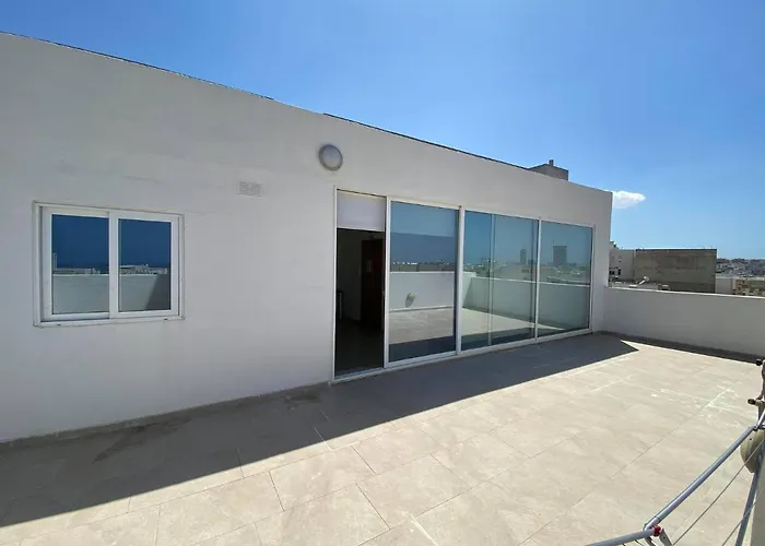 High Street * Sliema